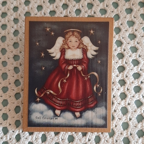 Vintage Gail Callahan Painted Wooden Christmas Angel Rectangle Brooch Pin Signed - Picture 1 of 3